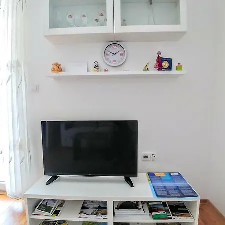 Apartment Family Style *